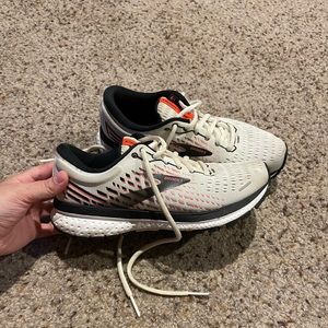 Brooks ghost 13